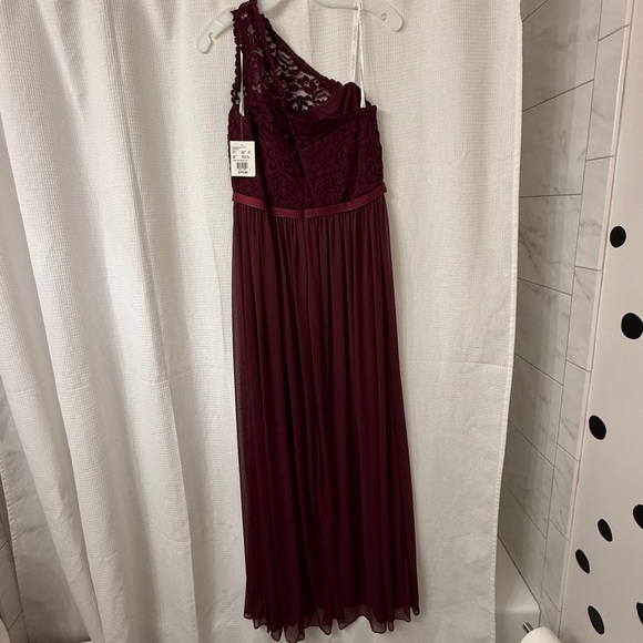 David's Bridal Dresses & Skirts - Formal Wine Lace Top One-Shoulder Gown Size 8 NWT BEAT THE FORMAL RUSH 👠🎩